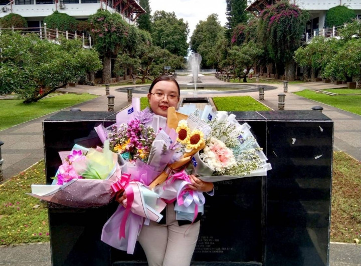 Bukan Judul Sinetron, Anak Penjual Bubur Ayam Ini Lulus <i>Cum Laude</i> di ITB