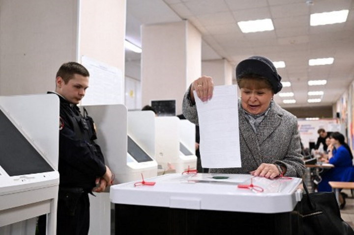 Hari Kedua Pemilu Rusia, Warga Berikan Suara untuk Perpanjang Kekuasaan Putin