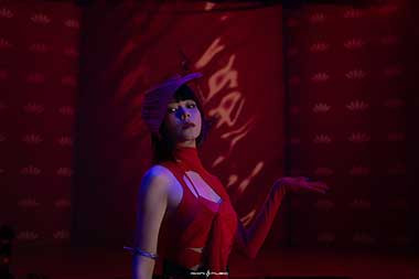 Wawancara Eksklusif: Akini Jing Membawa Spirit Wuxia ke dalam Musik