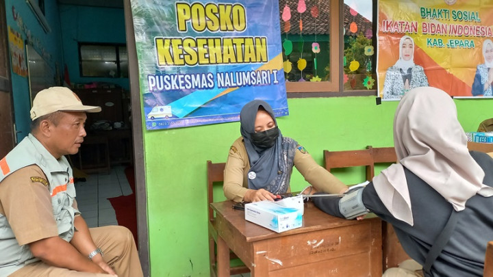 Korban Banjir Jepara Keluhkan Gatal hingga Batuk Pilek