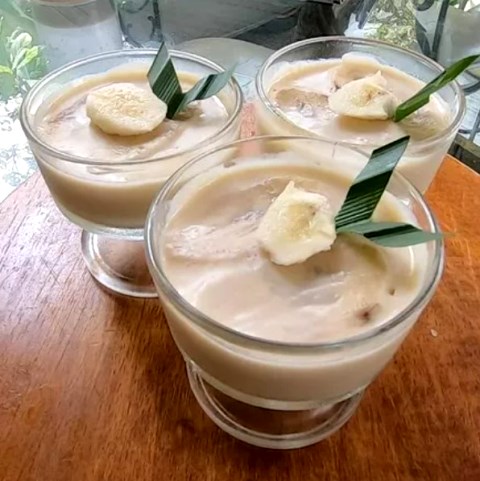 Coba kolak yang berbeda yuk, yaitu panna cotta kolak. (Foto: Dok. Endeus TV)