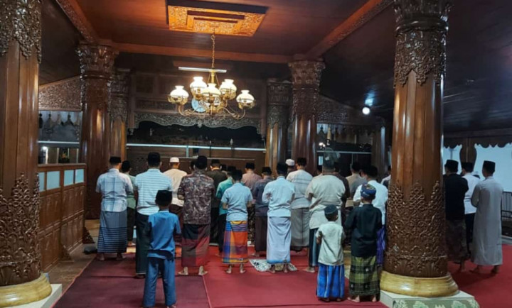 Tradisi Salat Tarawih di Pendapa Kabupaten Kembali Ditunaikan