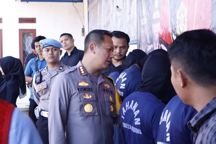 Polresta Bandung Bongkar Sindikat Pengoplos Gas Subsidi