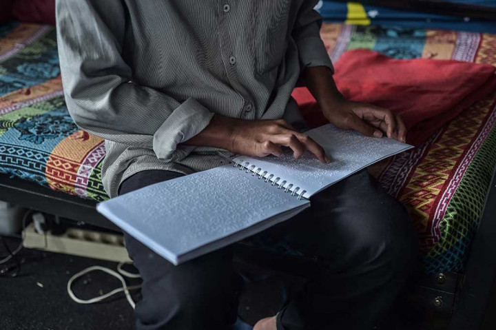 Lantunan Ayat Suci dari Gerakan Jemari