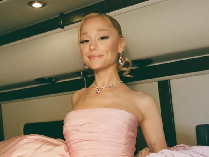 Resmi Bercerai, Ariana Grande Bayar Rp19 Miliar kepada Mantan Suami