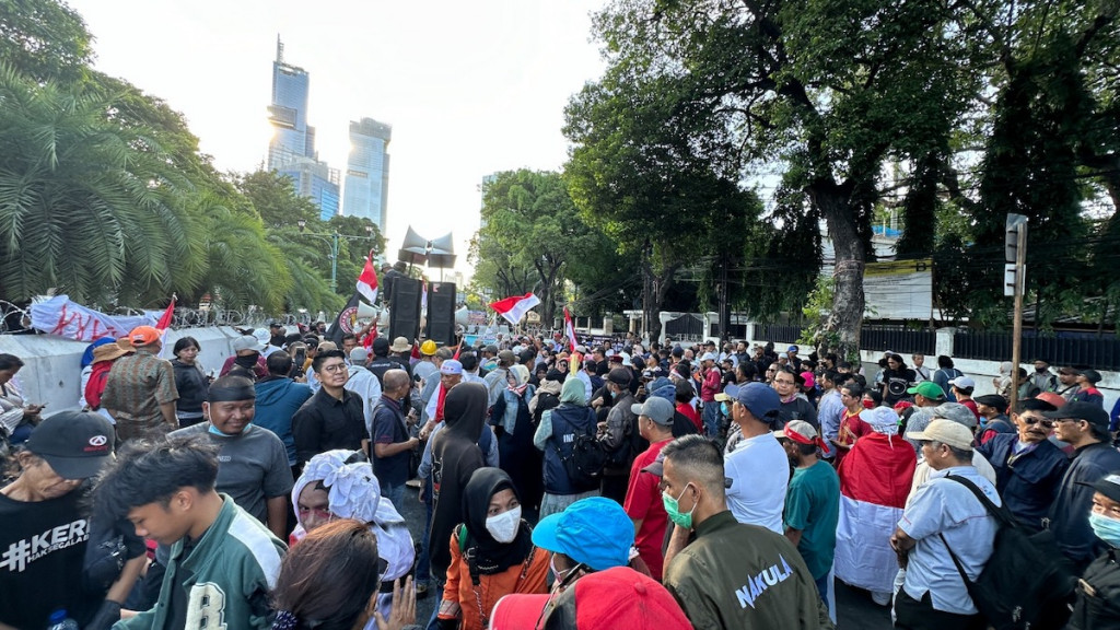 Orasi Depan KPU, Refly Harun Ajak Masyarakat Tolak Hasil Pemilu Curang
