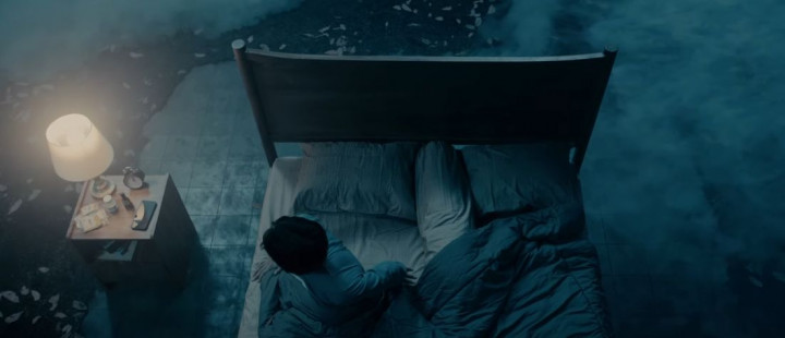 Ketika Nyawa Devano Danendra Terancam di Film Malam Pencabut Nyawa