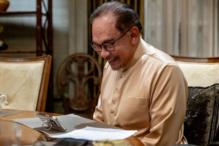 KPU Tetapkan Prabowo Pemenang Pemilu, Anwar Ibrahim Langsung Kasih Selamat