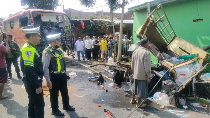 Polisi Selidiki Kecelakaan Karambol Bus di Singosari Malang yang Tewaskan 1 Orang