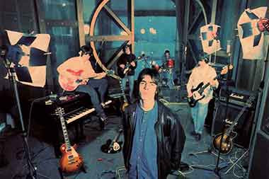 Oasis Kembali Rilis Lagu 'Supersonic' Format CD dan Vinyl