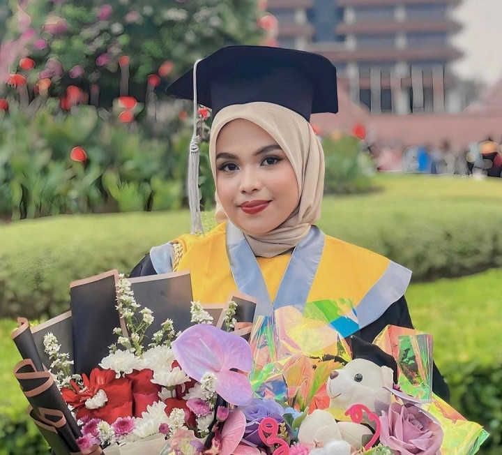 Cerita Amira dari Sidoarjo yang Diterima di 5 Kampus Top Dunia