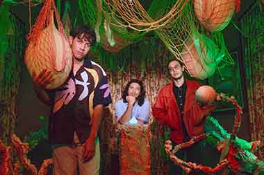 MANJA Rilis Single Retro-futuristik 