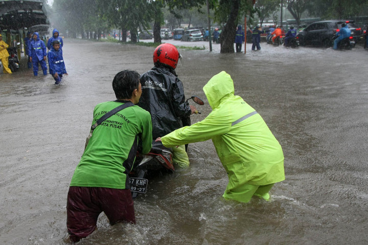 <i>Update</i>! 23 Ruas Jalan di Jakarta Terendam Banjir, Ini Lokasinya