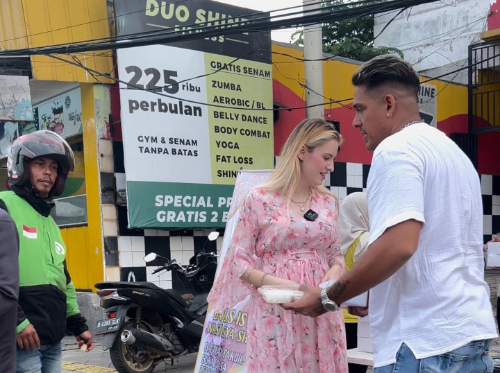 Lagunya Tembus 100 Juta Penonton, Robby Shine dan Nastasya Penuhi Nazar Ini