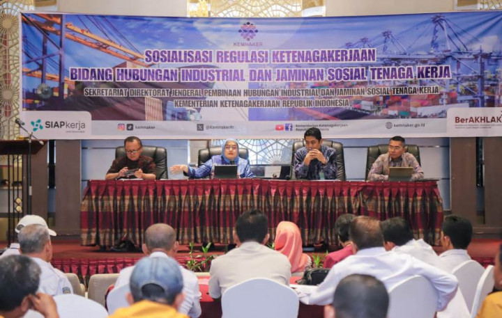 Kemenaker: Penataan NLE Harus Diimbangi Peningkatan Pelindungan Kerja bagi Tenaga Kerja Bongkar Muat di Pelabuhan