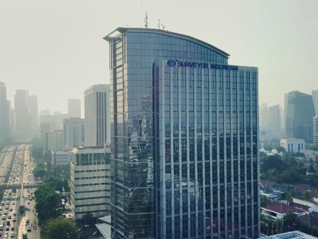 Sandry Pasambuna Jadi Bos Baru Surveyor Indonesia