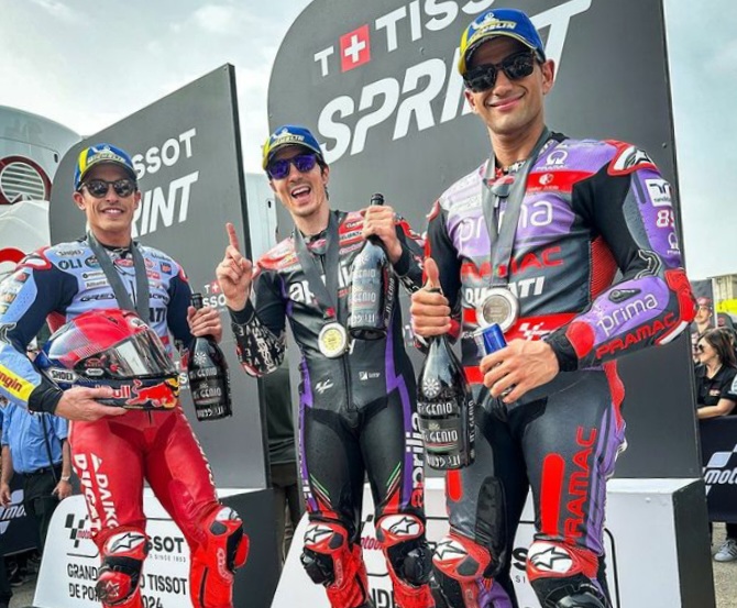 Vinales Menangi Sprint Race Portugal, Marquez Naik Podium
