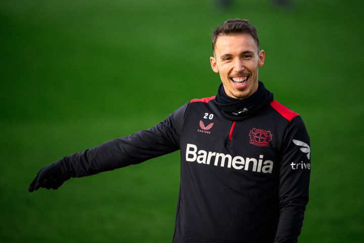 Bersinar di Leverkusen, Grimaldo Enggan Buru-buru Pindah