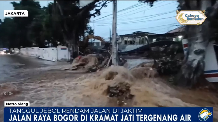 Tanggul Kali Baru Jebol, Jalan Raya Bogor Tergenang