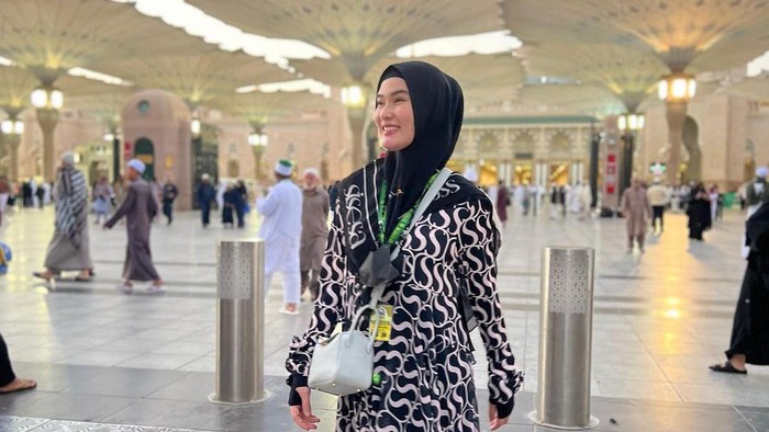 Stevie Agnecya Minta Dipakaikan Hijab Sebelum Meninggal