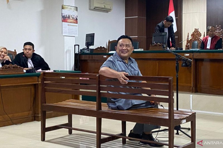 Caleg Demokrat Viral Bagi-Bagi Uang, Didakwa Langgar Pidana Pemilu