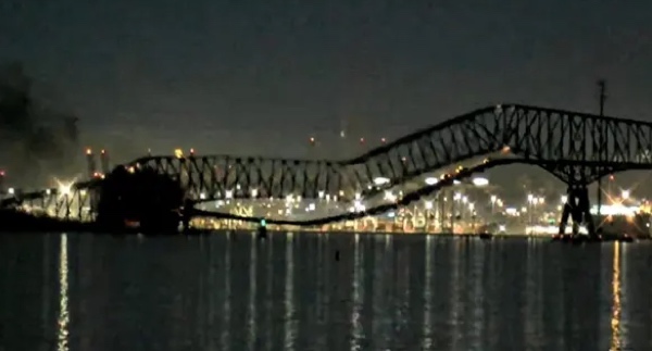 Ditabrak Kapal Kargo, Jembatan di Baltimore Roboh