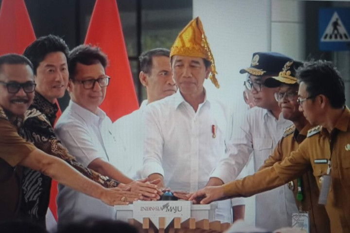 Presiden Joko Widodo Resmikan 4 Bandara di Palu