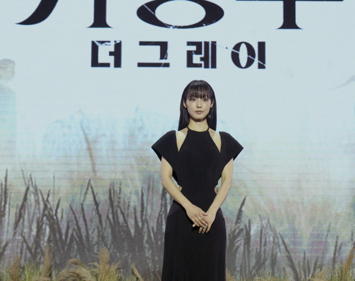 Sutradara Kaget Lihat Akting Jeon So-nee di Serial Parasyte: The Grey