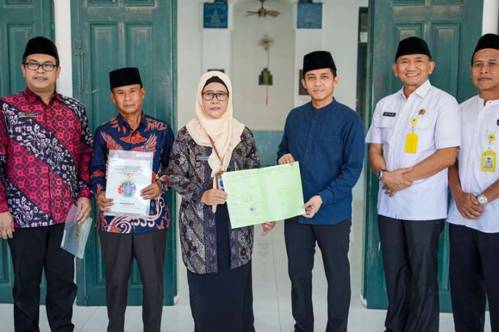 Situs Makam Sunan Bonang Terima Sertifikat Tanah dari Kementerian ATR/BPN