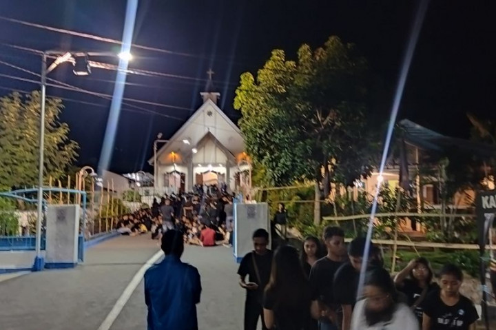 Ribuan Peziarah Menyemut di Prosesi Semana Santa Larantuka