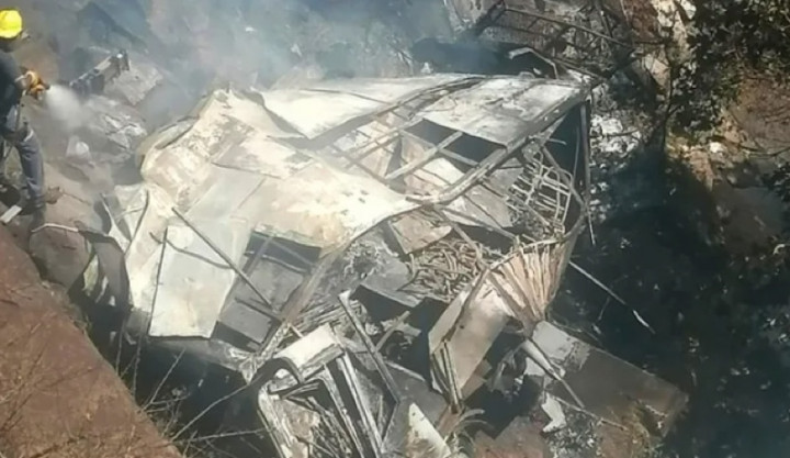 Bus Peziarah Paskah di Afsel Masuk Jurang, 45 Orang Tewas