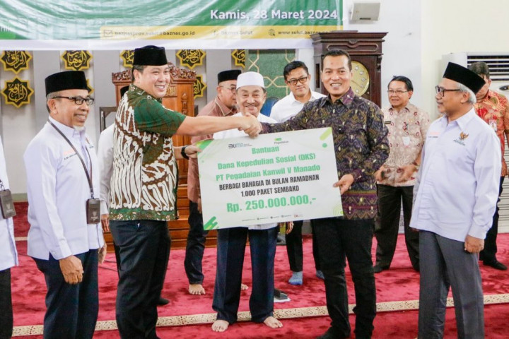 Berbagi Bahagia Ramadan, PT Pegadaian Kanwil Manado Serahkan Seribu Paket Sembako kepada Mustahik