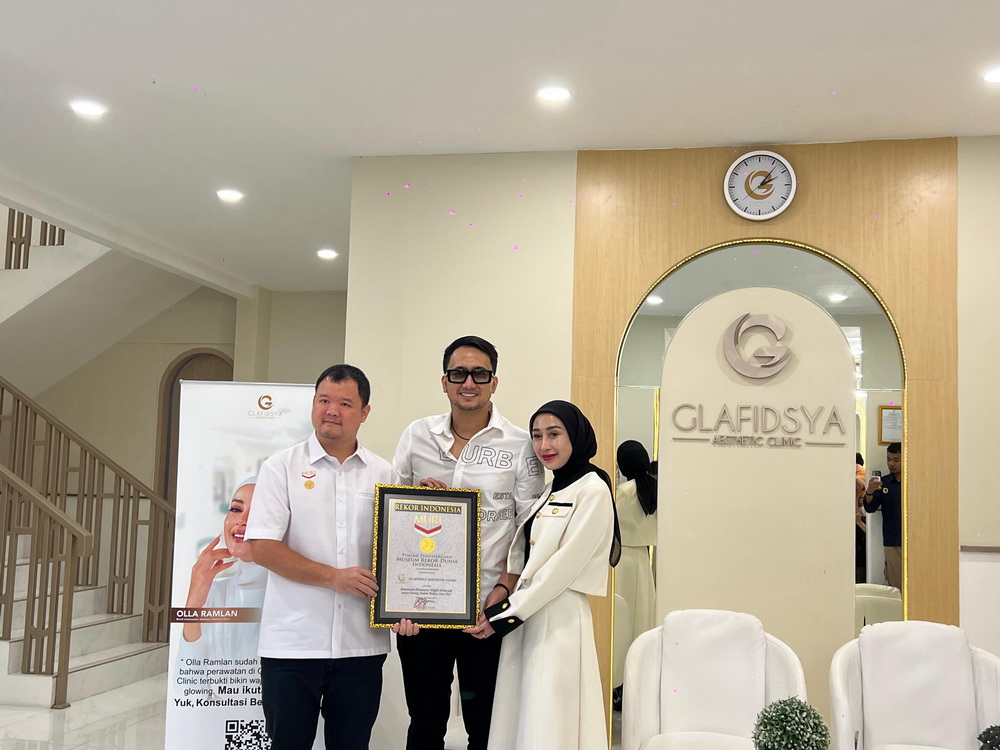 Dokter Reza Gladys Bersyukur Kliniknya Kembali Raih Penghargaan (Foto: instagram)