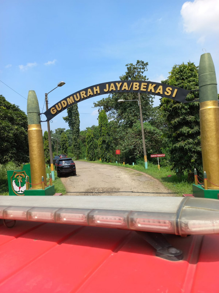 Tim Jihandak Lakukan Penyisiran Pascakebakaran Gudang Amunisi