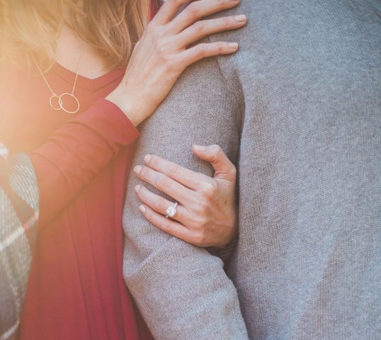 Lakukan lima tips ini agar seks pasutri lebih romantis. (Foto: Ilustrasi/Dok. Unsplash.com)