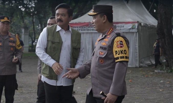 Kapolri-Menko Polhukam Cek Arus Mudik via Udara ke Pelabuhan Merak