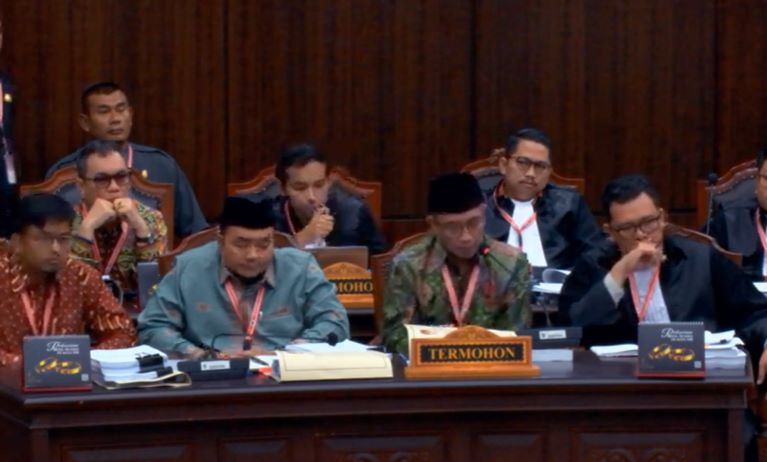 Ketua MK Tegur Hasyim Asy'ari: Semangat Sedikit, Pak!