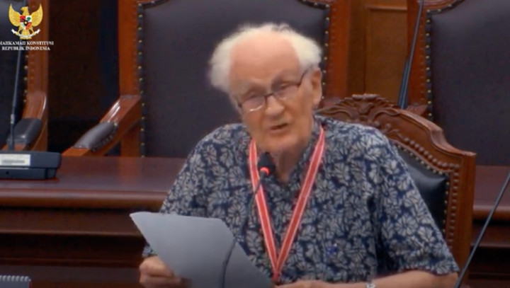 Romo Magnis Dicecar Hotman Paris Bertubi-tubi usai Kaitkan Pembagian Bansos seperti Pencuri