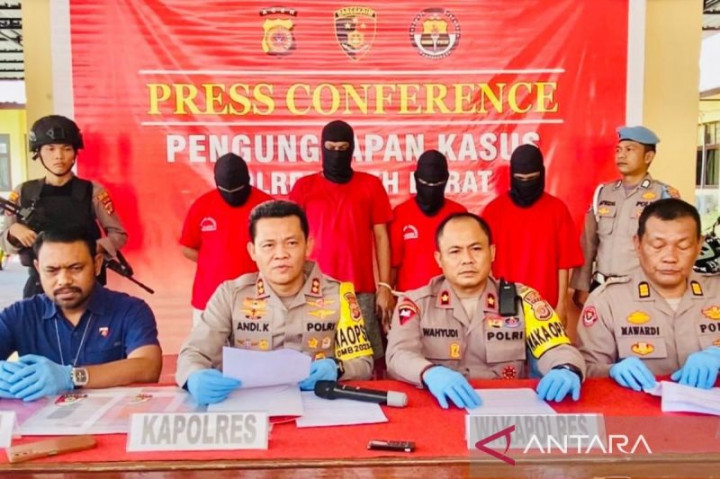 Polres Aceh Barat Tangkap 4 Orang Penyelundup Etnis Rohingya