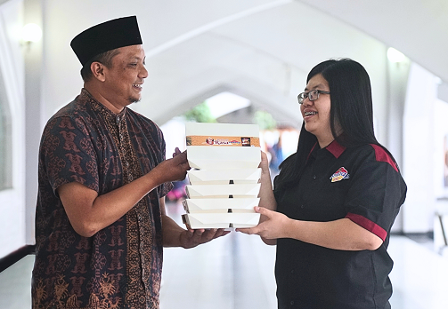 Berbagi Rasa Sedaap Salurkan 750 Porsi Sajian Buka Puasa di 5 Titik