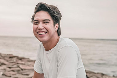 El Rumi Unggah Foto Masa Kecil, Respons Kena Gosip Pacaran dengan Eca Aura?