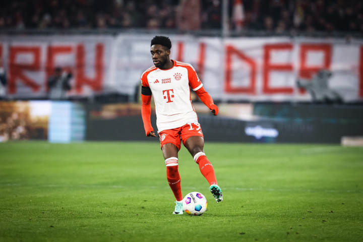 Tak Kunjung Sepakati Kontrak Baru, Bayern Siap Jual Davies