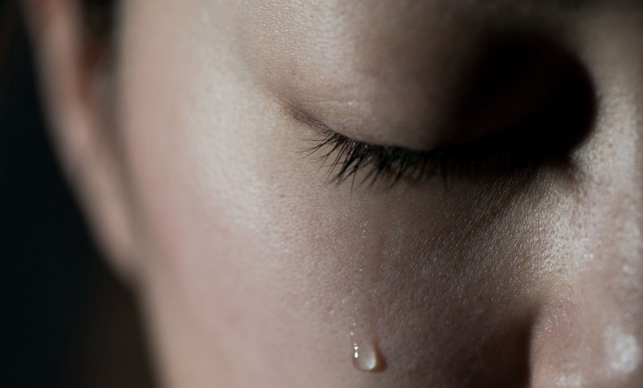 Menangis saat Berpuasa Bikin Batal? Ini Hukum dan Penjelasannya