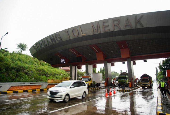 Kendaraan Melintas Tol Tangerang-Merak Meningkat