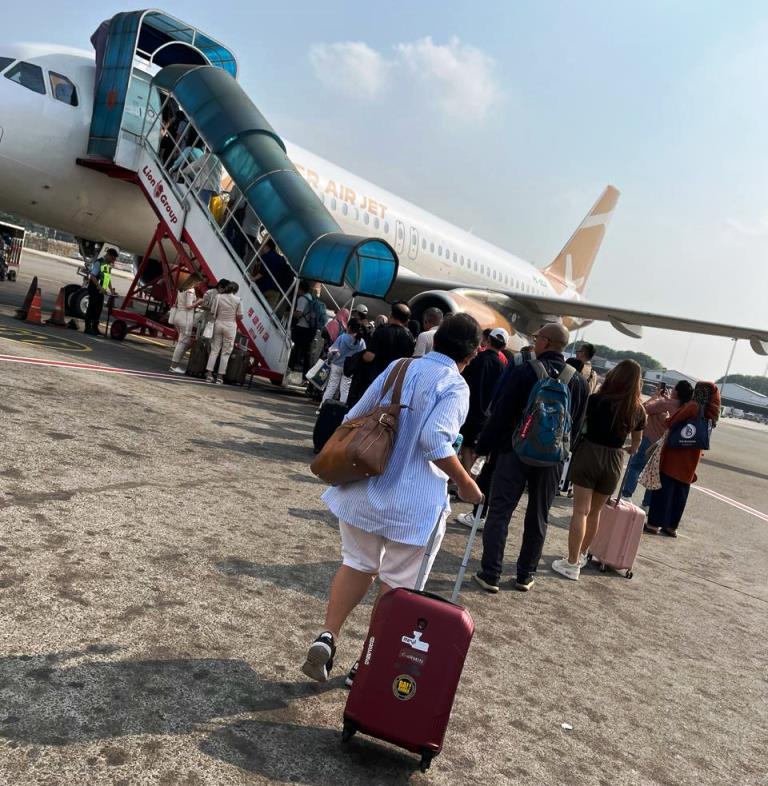 Pencarian tiket Pesawat untuk destinasi teratas seperti Surabaya, Yogyakarta, Padang, Makassar, dan Bali naik sebesar dua kali lipat. Dok. A. Firdaus/Medcom