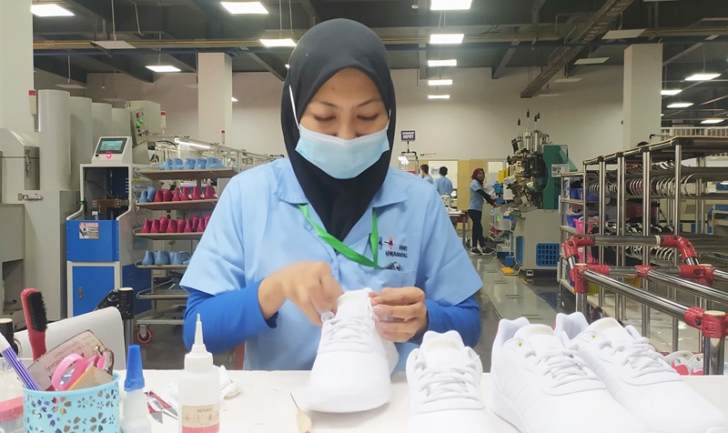 Pekerja pabrik di Jepara. Medcom.id/ Rhobi Shani