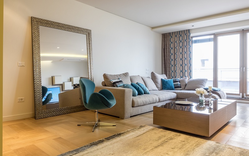 Cermin bergaya art deco bisa memberikan efek tidak nyaman bagi penghuni rumah. Foto: Shutterstock