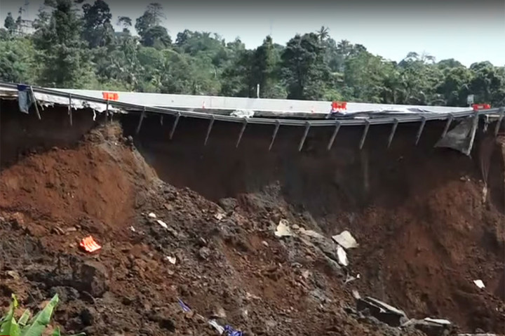Tol Bocimi KM 64-600 Longsor, Dua Orang Terluka