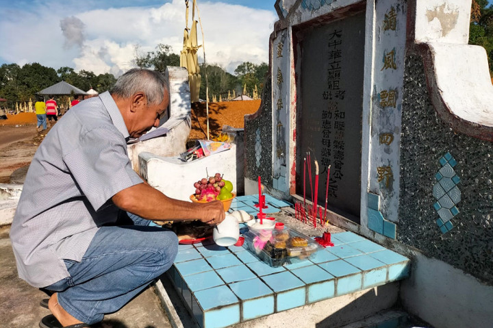 Potret Upacara Sembahyang Kubur 'Ceng Beng' di Bangka
