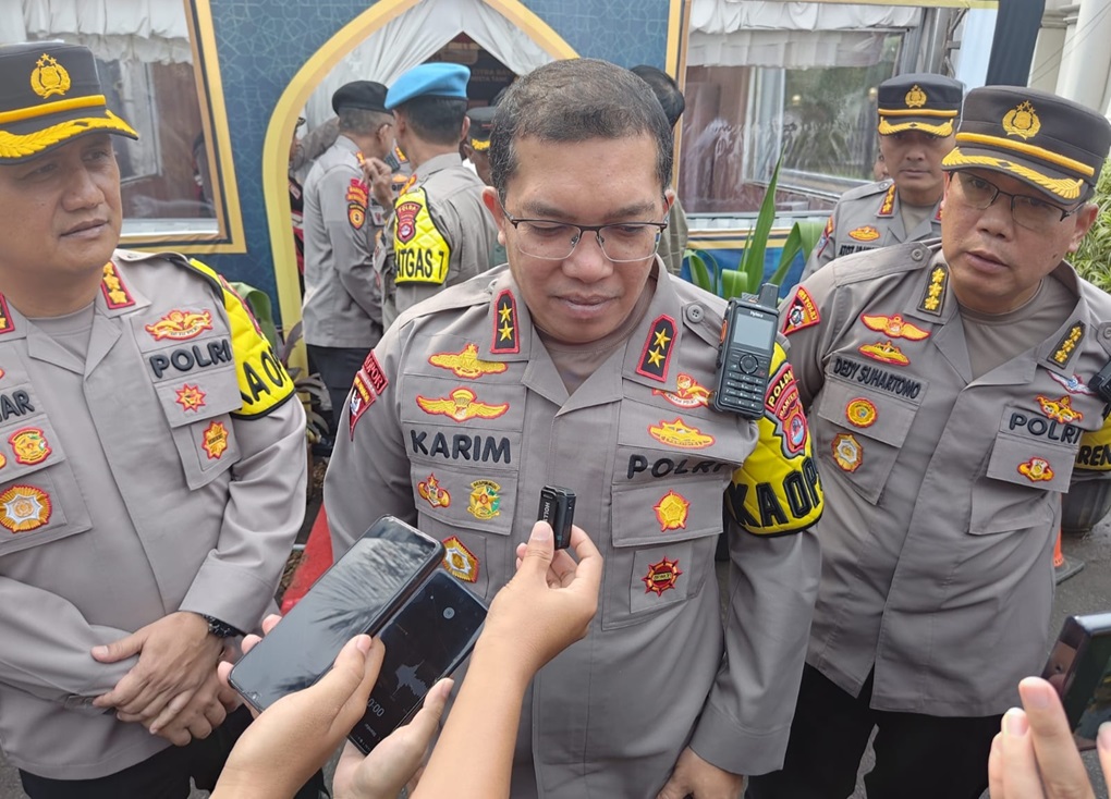 Kapolda Banten, Irjen Abdul Karim saat mengecek posko terpadu di Citra Raya Cikupa, Kabupaten Tangerang.